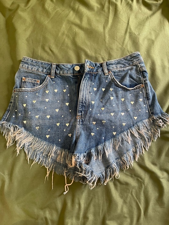 Pants - Topshop Moto Kiri cutoff shorts with silver heart detail